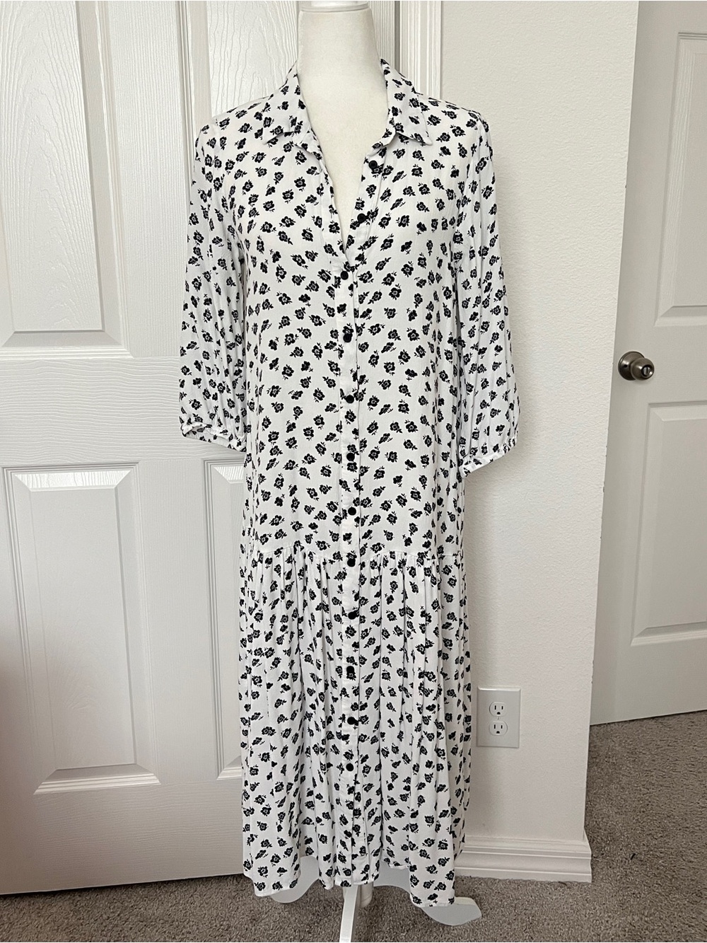 Zara White & Black Floral Midi Shirt Dress | Cottagecore | Fall Transition | M - Picture 4 of 9